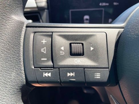 Used 2025 Nissan Kicks SV FWD image 29