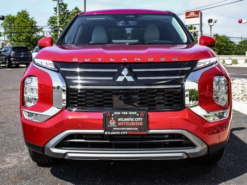 New 2025 Mitsubishi Outlander SE image 2