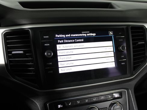 Used 2021 Volkswagen Atlas Cross Sport SE w/ Panoramic Sunroof Package image 25