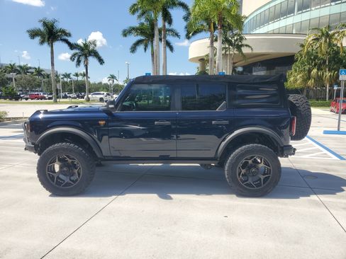 Used 2021 Ford Bronco Badlands image 8
