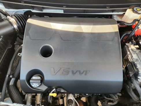 Used 2023 Chevrolet Traverse LT AWD/4WD image 31