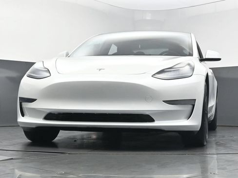 Used 2021 Tesla Model 3 Standard Range Plus RWD image 47