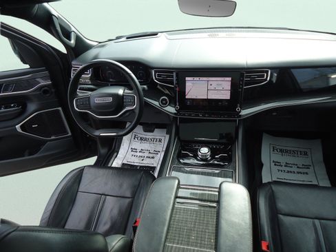 Used 2022 Jeep Wagoneer Series III w/ Premium Group I image 10