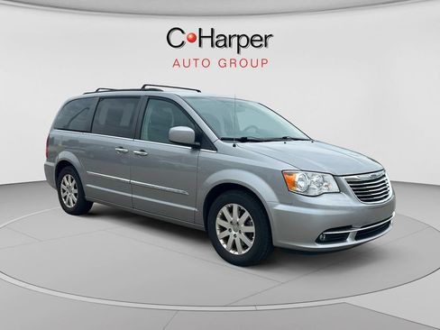Used 2015 Chrysler Town & Country Touring w/ Driver Convenience Group FWD image 1