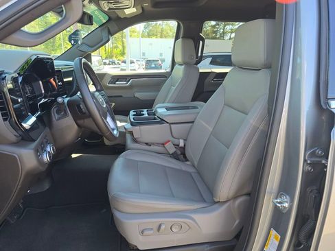 Certified 2025 GMC Sierra 1500 SLT image 9