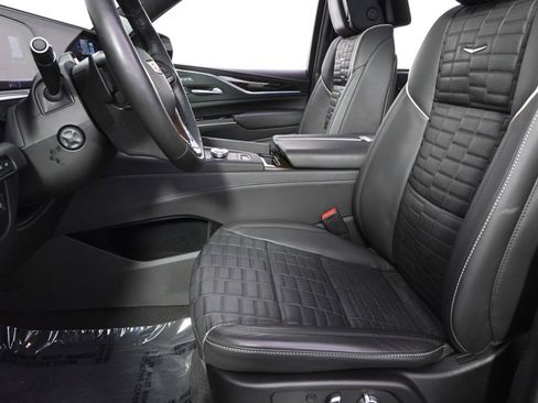 Certified 2024 Cadillac Escalade ESV Sport Platinum w/ LPO, ONYX Package AWD/4WD image 18