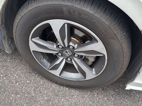 Used 2018 Honda Odyssey Touring image 8