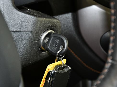 Used 2021 GMC Canyon AT4 w/ Driver Alert Package image 28