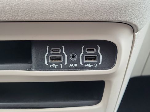Used 2023 Chrysler Voyager LX FWD image 28