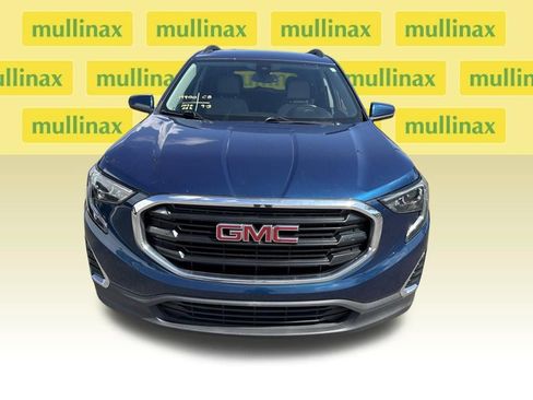 Used 2020 GMC Terrain SLE w/ Driver Convenience Package FWD image 2