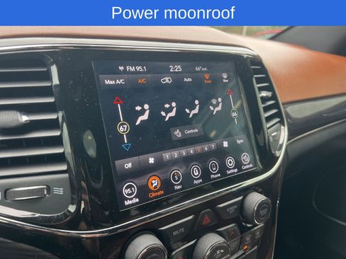 Used 2021 Jeep Grand Cherokee Overland AWD/4WD image 11