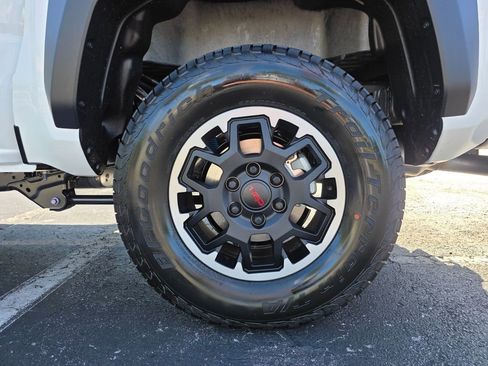 New 2026 Toyota Tacoma TRD Off-Road AWD/4WD image 19