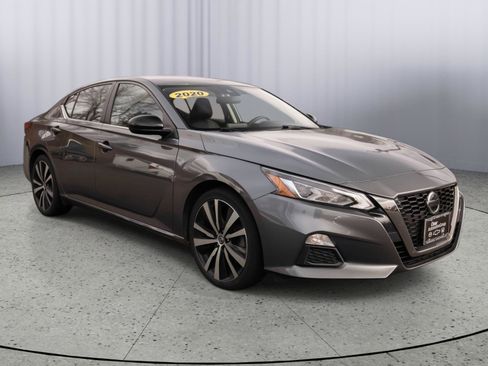 Used 2020 Nissan Altima 2.5 SR image 1