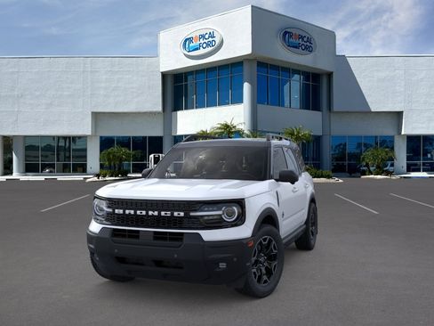 New 2025 Ford Bronco Sport Outer Banks w/ Outer Banks Tech Package+ AWD/4WD image 2
