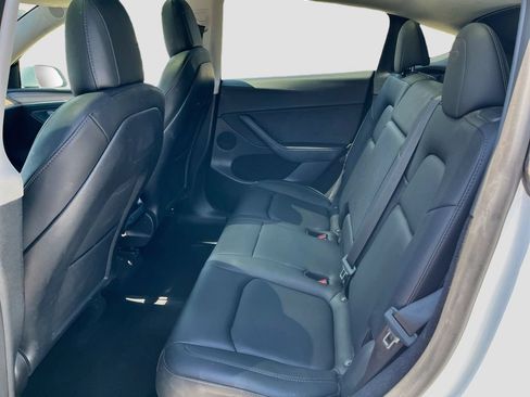 Used 2023 Tesla Model Y Long Range AWD/4WD image 25