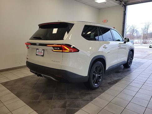 Used 2024 Toyota Grand Highlander Platinum image 6