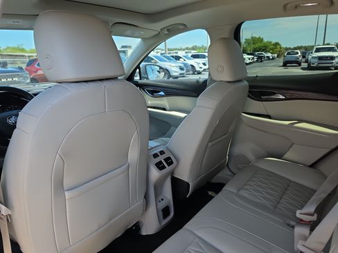 Certified 2023 Buick Envision Avenir FWD image 12