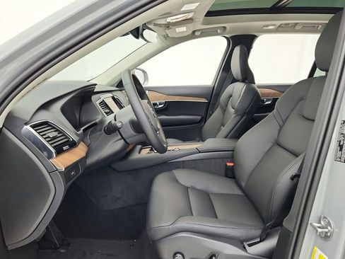 New 2025 Volvo XC90 B6 Plus w/ Protection Package Premier image 25