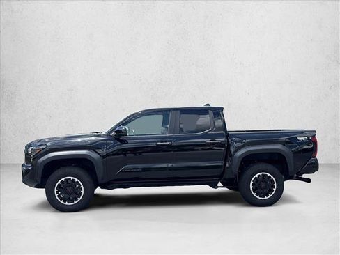 Certified 2024 Toyota Tacoma TRD Off-Road AWD/4WD image 10