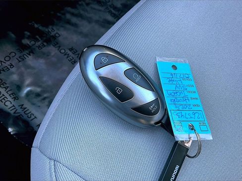 Used 2025 Hyundai Tucson SE image 11