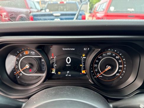 New 2026 Jeep Wrangler Unlimited Sahara AWD/4WD image 11
