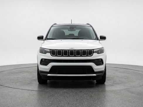 Used 2025 Jeep Compass Limited image 2