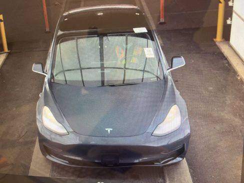 Used 2020 Tesla Model 3 Standard Range image 18