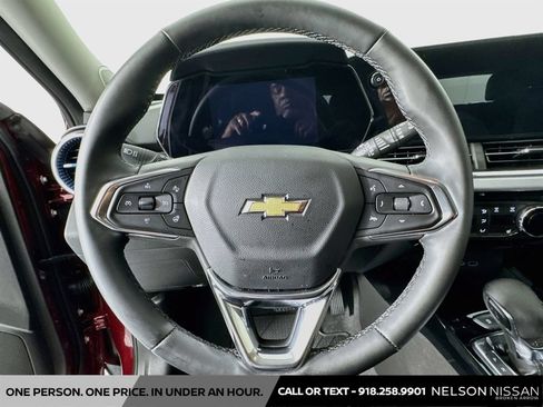 Used 2025 Chevrolet Trax LT w/ Driver Confidence Package FWD image 11