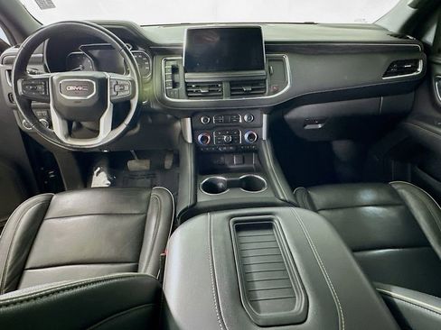 Used 2021 GMC Yukon XL SLT w/ SLT Premium Package image 17