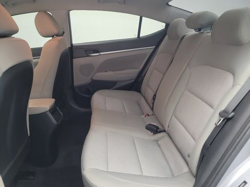 Used 2017 Hyundai Elantra SE FWD image 18