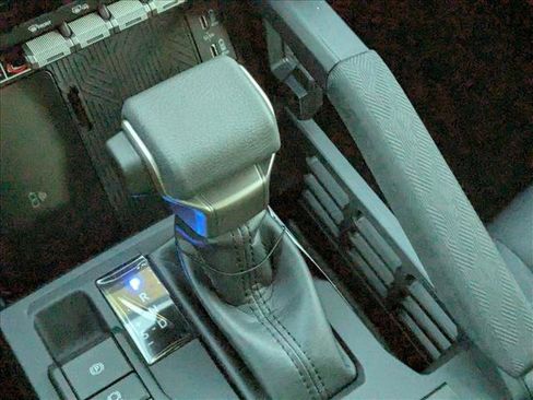 Used 2025 Toyota Tacoma SR5 image 12