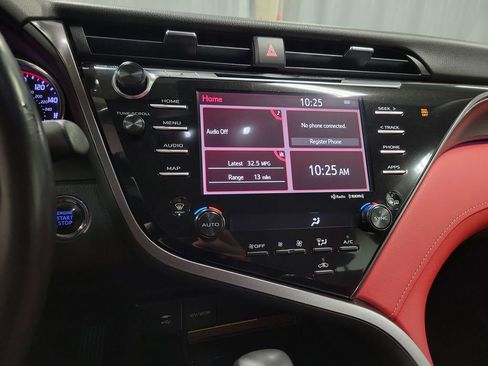 Used 2019 Toyota Camry XSE FWD image 14