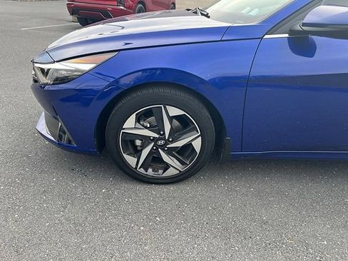 Used 2023 Hyundai Elantra Limited FWD image 25