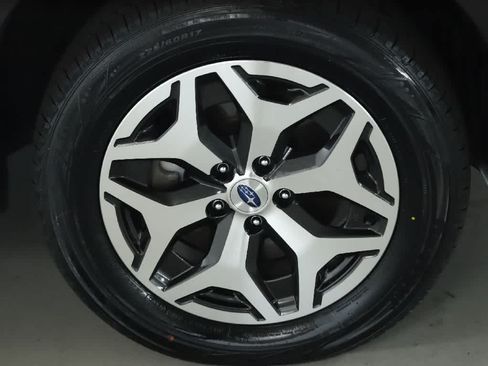 Used 2024 Subaru Forester Premium AWD/4WD image 10