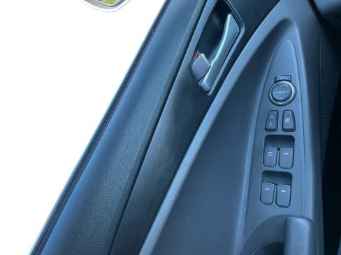 Used 2012 Hyundai Sonata GLS FWD image 18