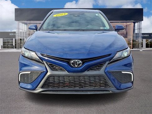 Used 2023 Toyota Camry SE image 2