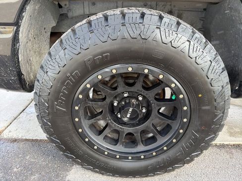 Used 2018 Nissan Titan SV w/ SV Convenience Package image 44