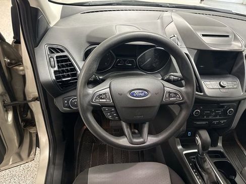 Used 2018 Ford Escape SE w/ SE SYNC Package image 13