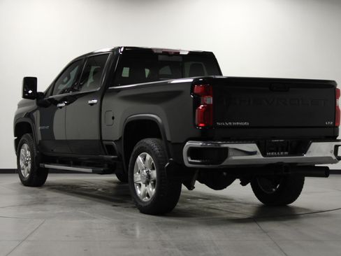 Used 2020 Chevrolet Silverado 2500 LTZ w/ LTZ Premium Package image 6