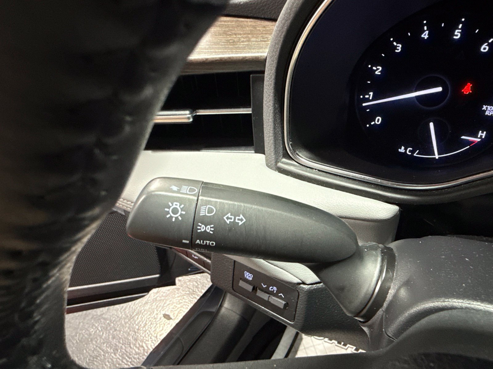 Used 2019 Toyota Avalon XLE w/ Moonroof Package FWD image 42