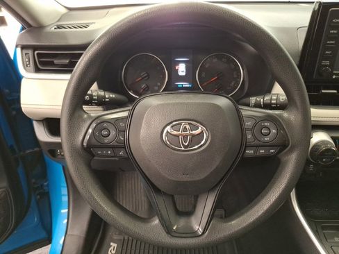 Used 2020 Toyota RAV4 XLE image 18