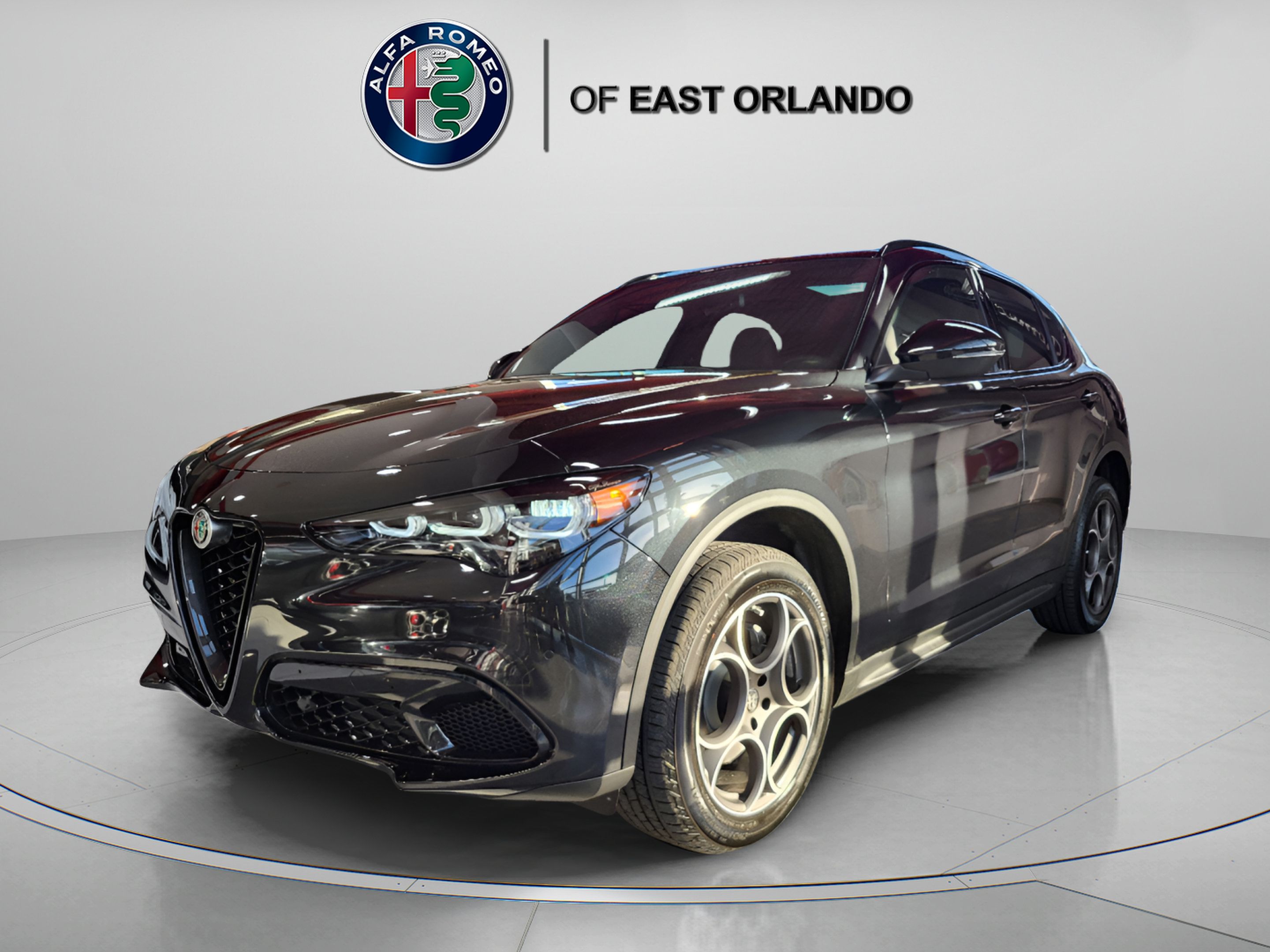 New 2025 Alfa Romeo Stelvio Sprint AWD/4WD image 4