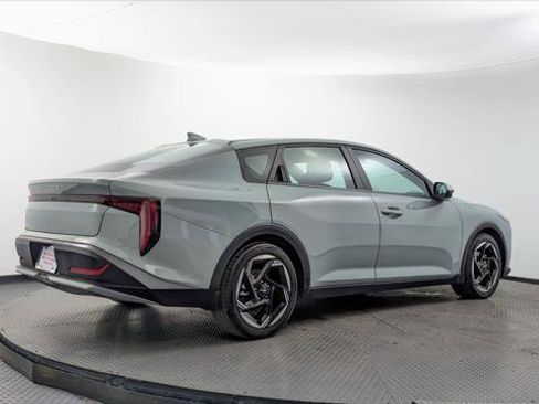 Used 2025 Kia K4 EX FWD image 8