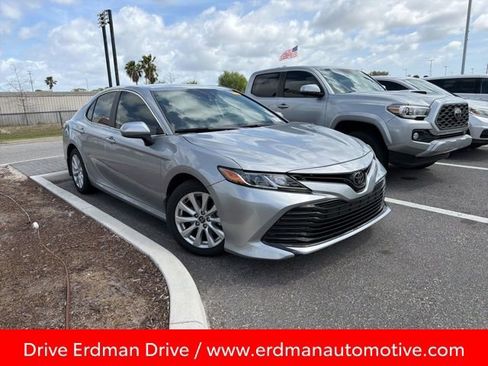 Used 2020 Toyota Camry LE image 1