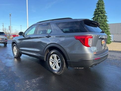 Used 2022 Ford Explorer XLT image 5