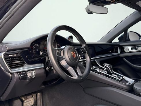 Used 2019 Porsche Panamera 4 image 2