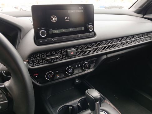 Used 2024 Honda HR-V Sport image 11