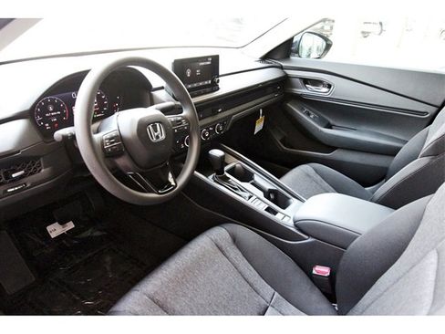 New 2025 Honda Accord SE image 13