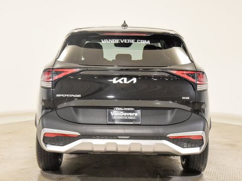 Used 2023 Kia Sportage LX image 10