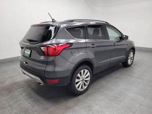 Used 2019 Ford Escape SEL image 10